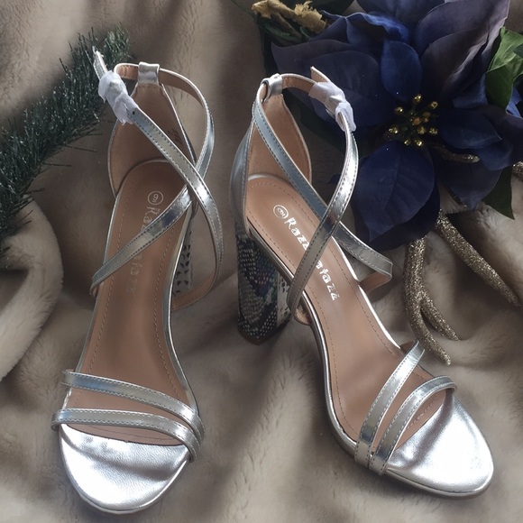 Silver Block Heel w/ ๐ ๐ Print - Picture 3 of 8